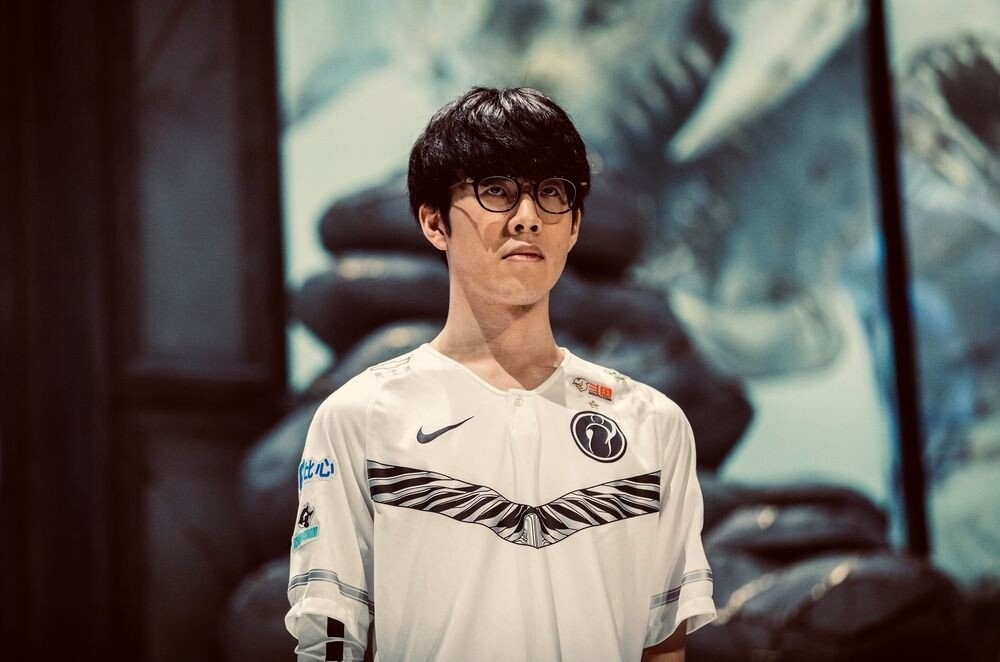 敌依然能全 敌依然能全